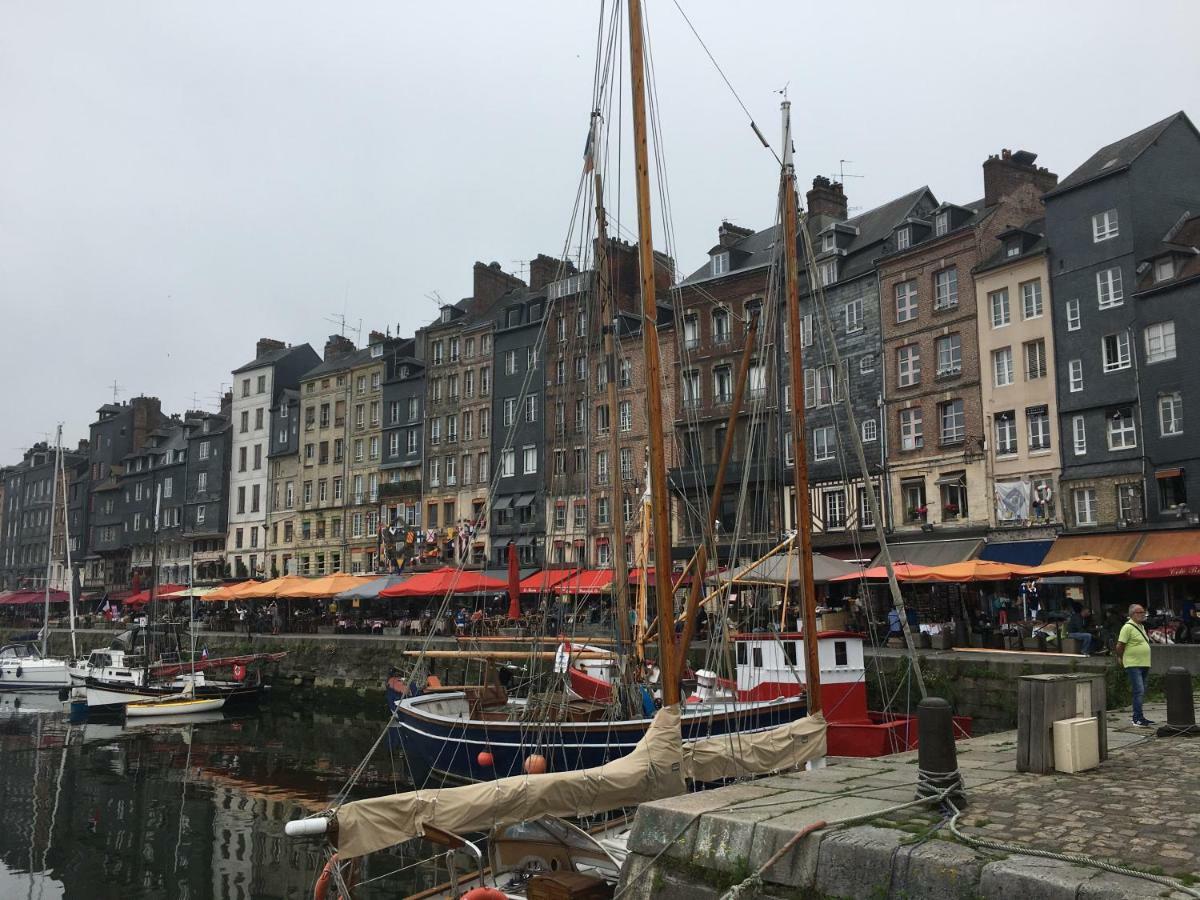 Appartement La Parenthèse Du Capucin à Honfleur Extérieur photo