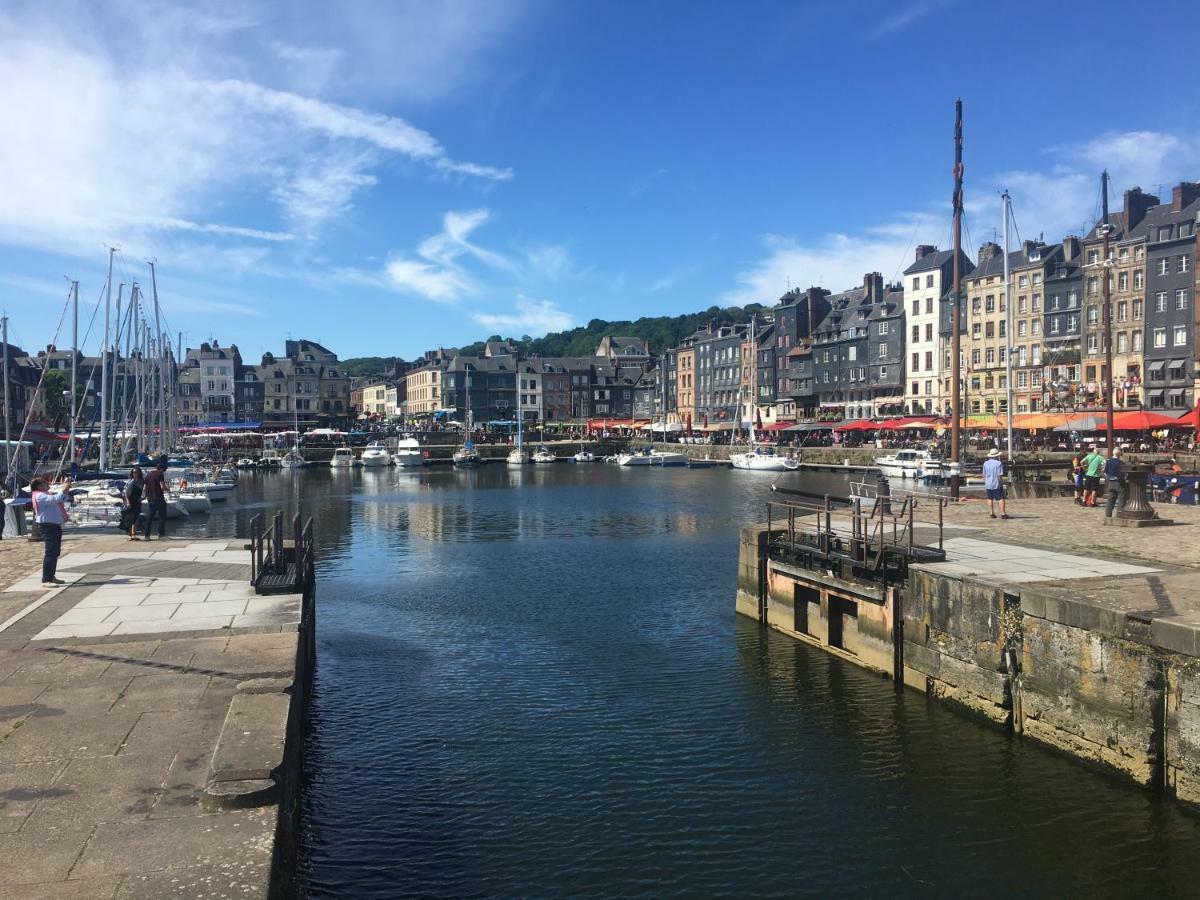 Appartement La Parenthèse Du Capucin à Honfleur Extérieur photo